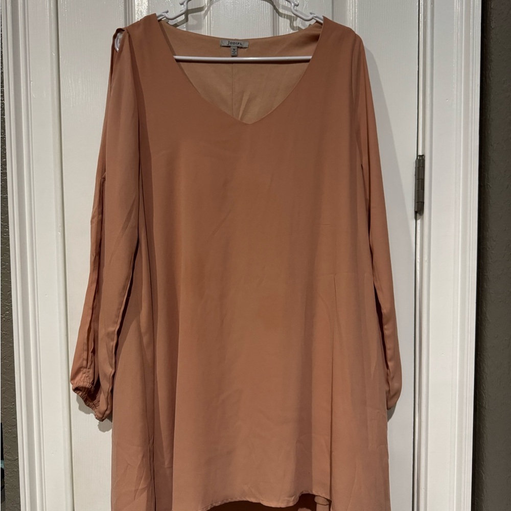JODIFL Women's Tunic in Warm Tan
